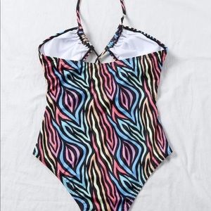 Alll over Graphics Cut-out 1p